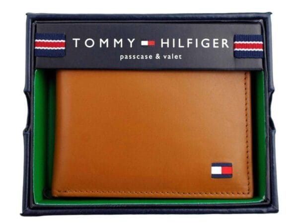 Tommy Hilfiger Men's Premium Leather Credit Card ID Wallet Passcase 31TL22X046 19