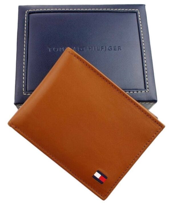 Tommy Hilfiger Men's Premium Leather Credit Card ID Wallet Passcase 31TL22X046 15
