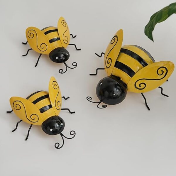 Guamian 3D Metal Bumble Bee, Ant, Ladybugs Wall Art Decor, Cute Hanging Wall Sculptures for Outdoor Garden Backyard Patio Fence Decor, Easter Spring Bee Themed Gifts (Set of 4, Bee) 3