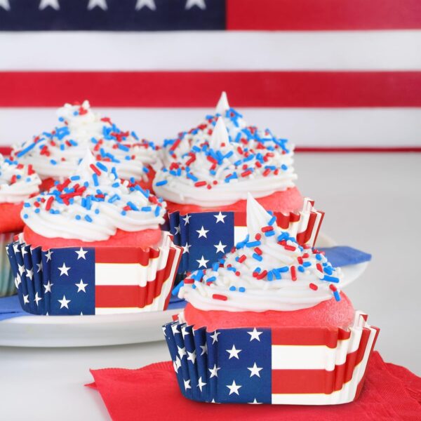 600 Pieces of USA Flag Paper Disposable Muffin Brownie Cup Liners, Patriotic Square Cupcake Liners, July 4th Stars Stripes Red White Blue Cupcake Wrappers, Perfect for Baking Independence Day Party Supplies 2