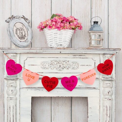 1 Valentine's Day Felt Heart Garland Banner (9.8 feet)