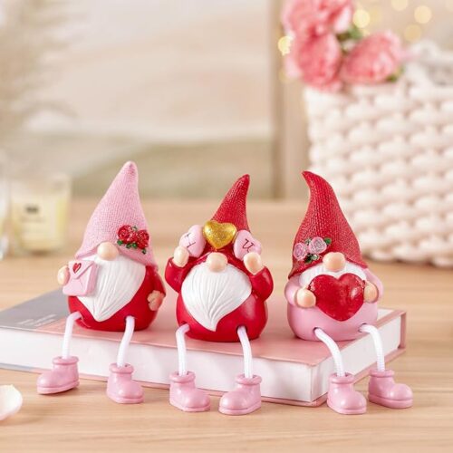 Resin Love Heart Gnome Figurines